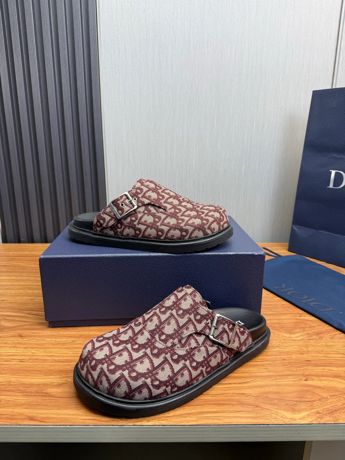 Men's men's shoes 420💰 Dior. Men's slippers🩴Official website 1:1 production 38-45 yards 45 46 🉑️Customized original material shipped✅